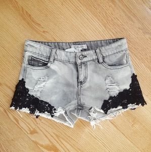🎉 HOST PICK🎉 Tilly's Others Follow Side Crochet Denim Shorts